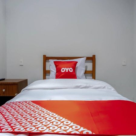 Super Oyo 2345 Homestay Jaya Медан Экстерьер фото