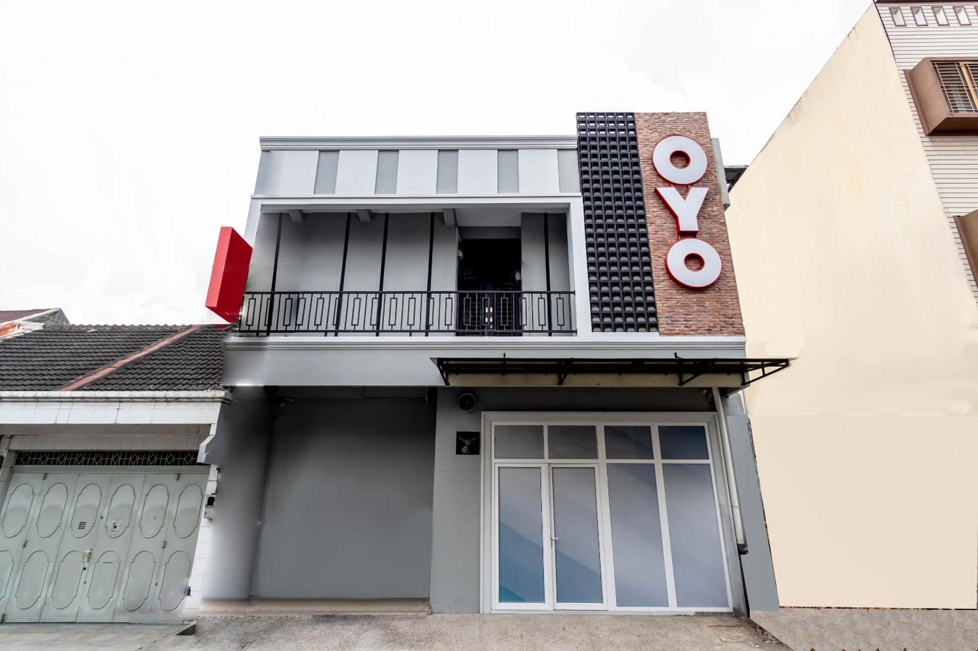Super Oyo 2345 Homestay Jaya Медан Экстерьер фото